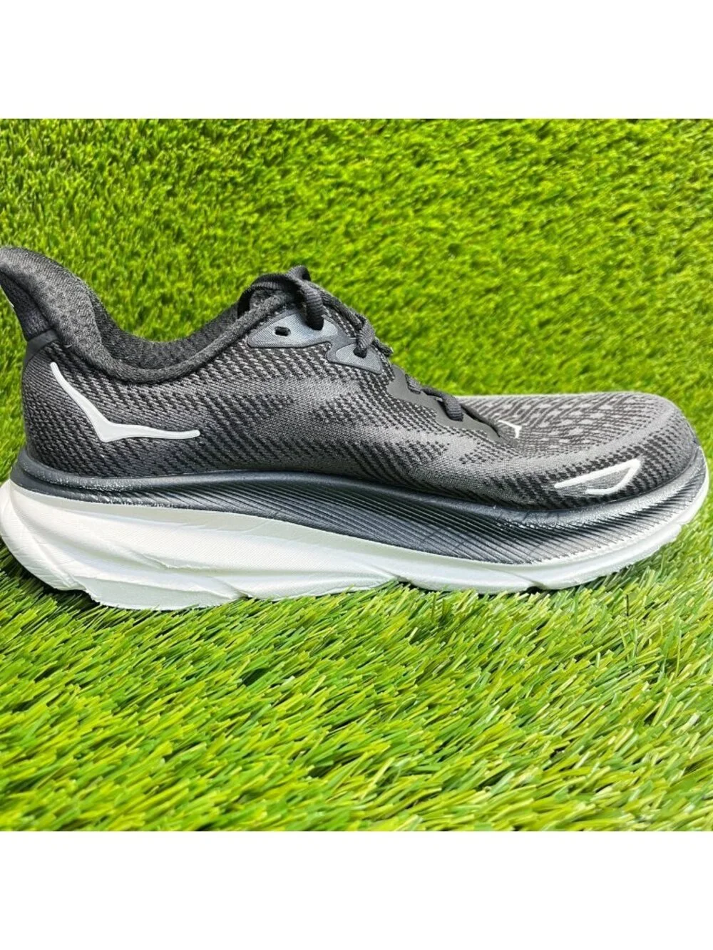 Hoka One One Clifton 9 Womens Size 8 Black White Athletic Running Shoes Sneakers